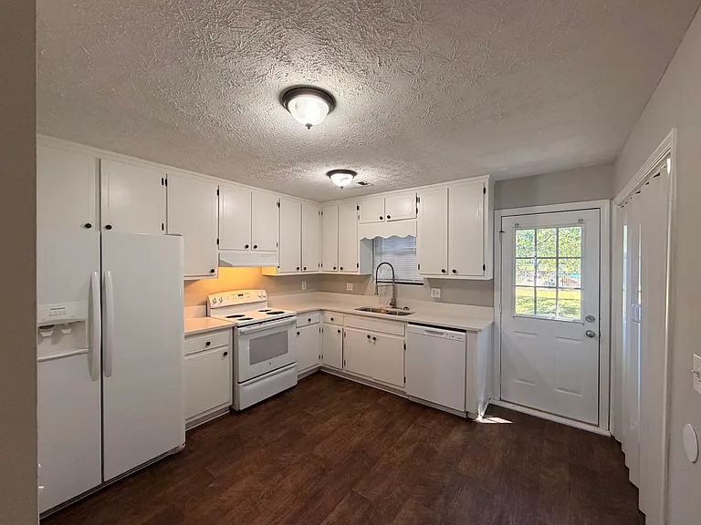 425 Lakewood Dr SW #436 — Photo 3