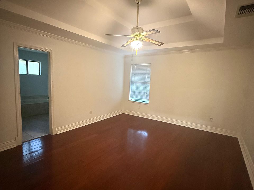 1st image of 1009 Village Wood Ct