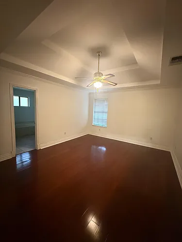 1009 Village Wood Ct Photo 1