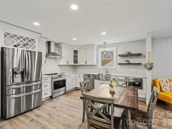 5th image of 835 Bee Tree Rd