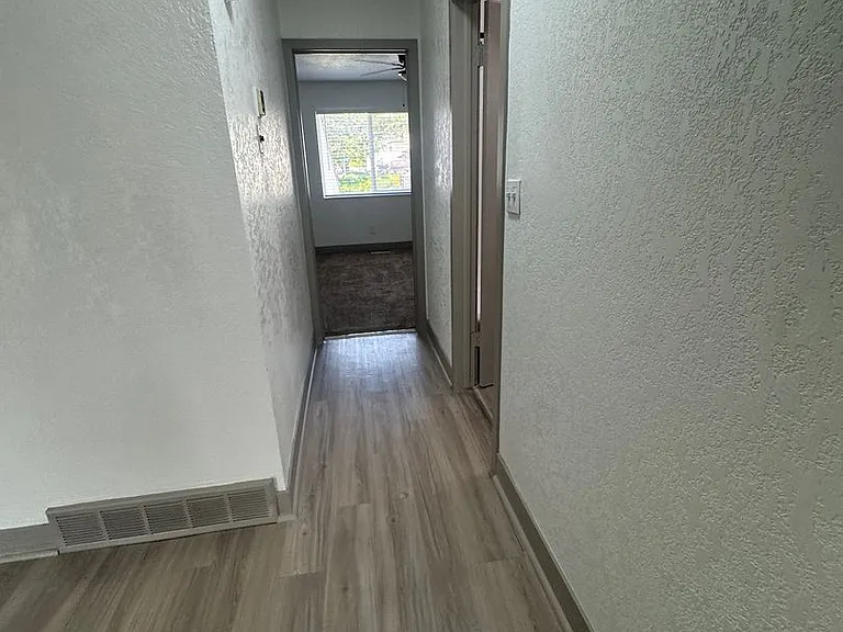 The Katmai Apartments — Photo 34