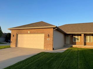 2900 Sandy Ln, Springfield, IL 62711