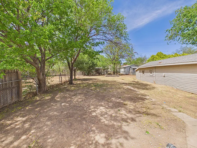 701 Sunset Ter — Photo 28