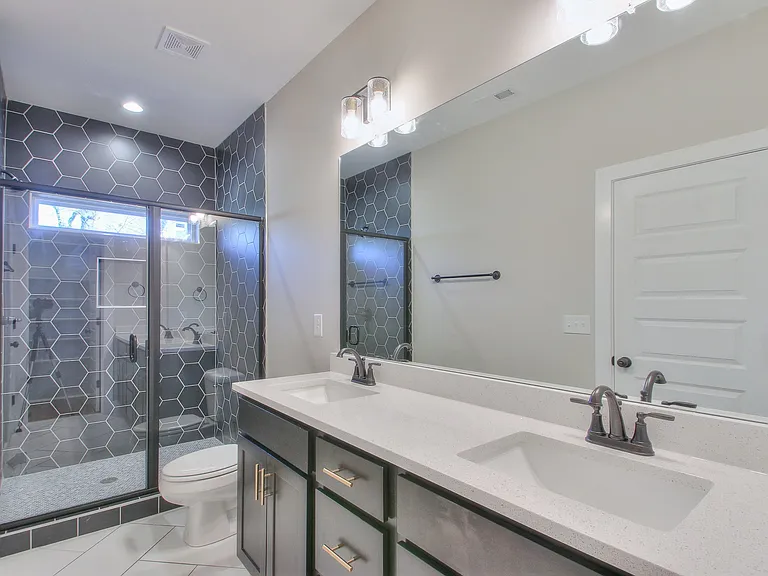 921 Spain Ave — Photo 22