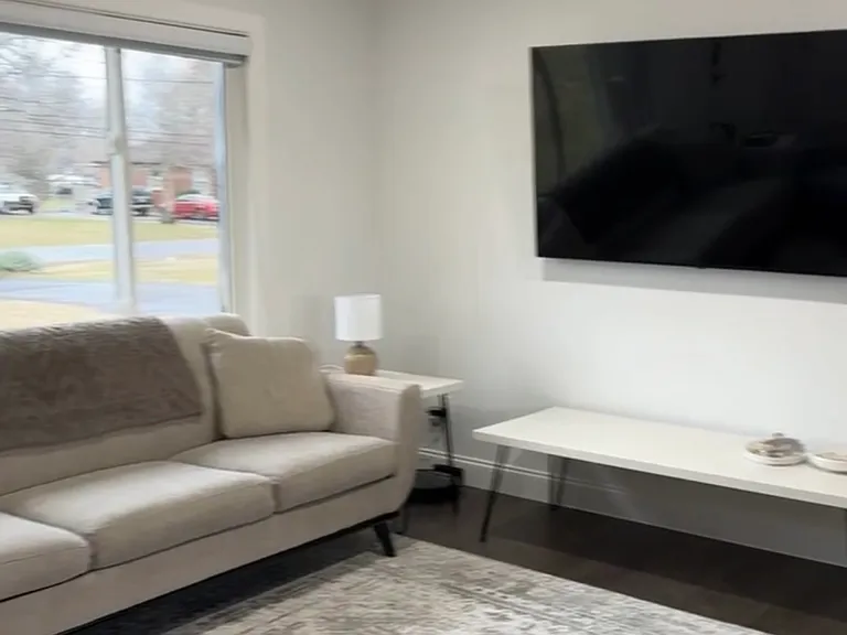 5018 Madeline Dr — Photo 2