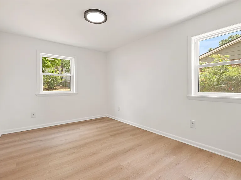 3517 Huntleigh Dr — Photo 25