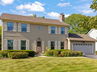 21 Venetian Way Cir, Wheaton, IL 60189