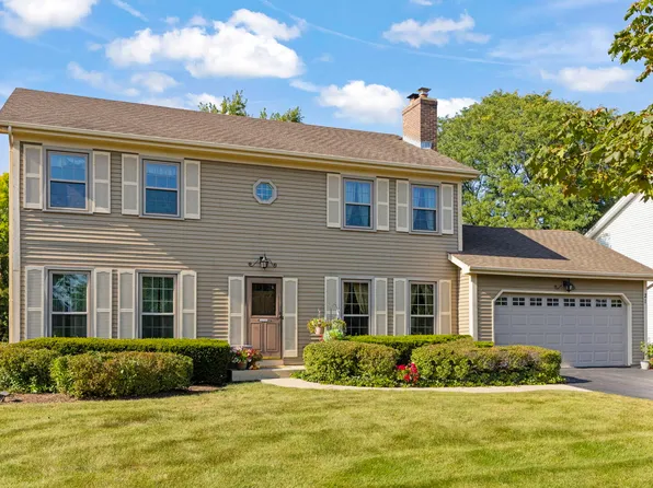 21 Venetian Way Cir, Wheaton, IL 60189