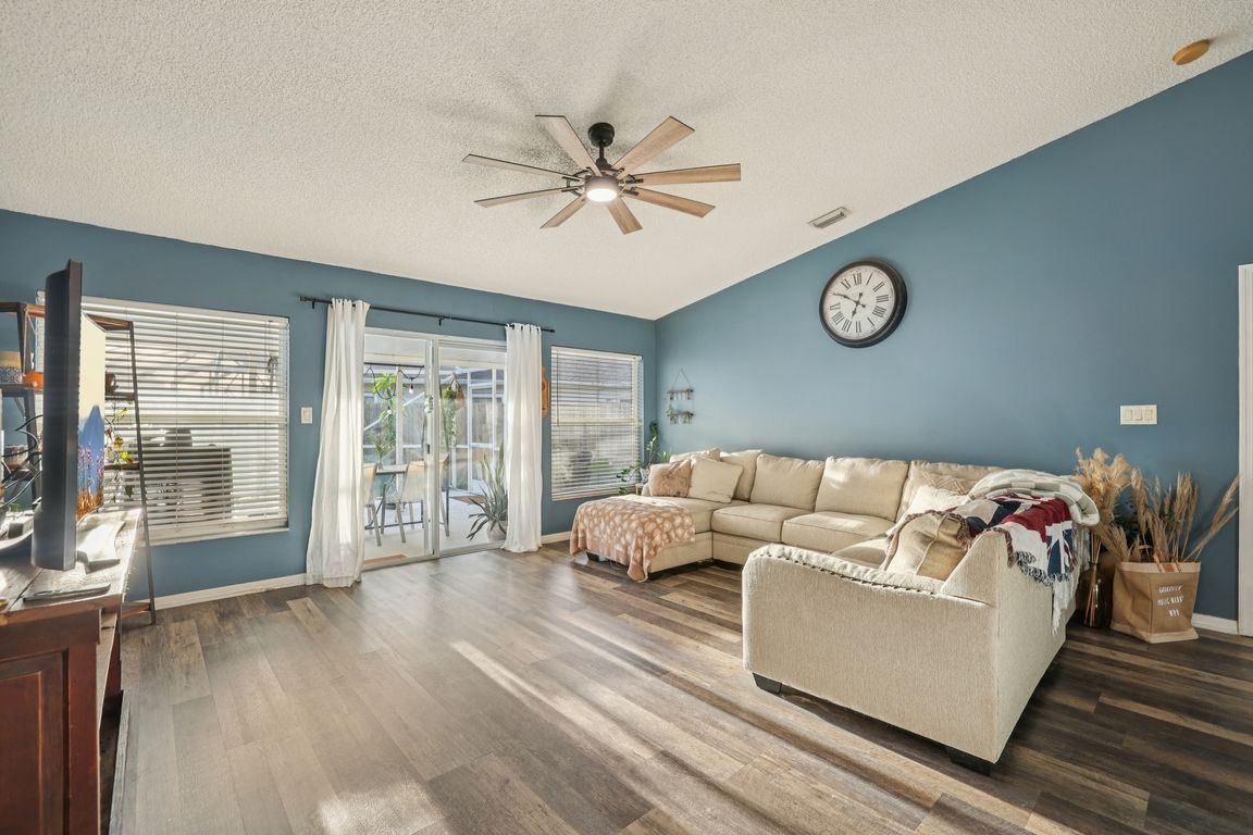 next background image