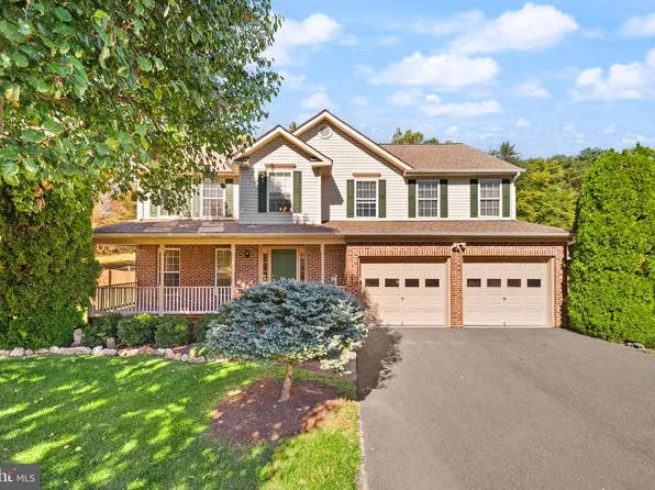 5451 Quaint Dr, Woodbridge, VA 22193