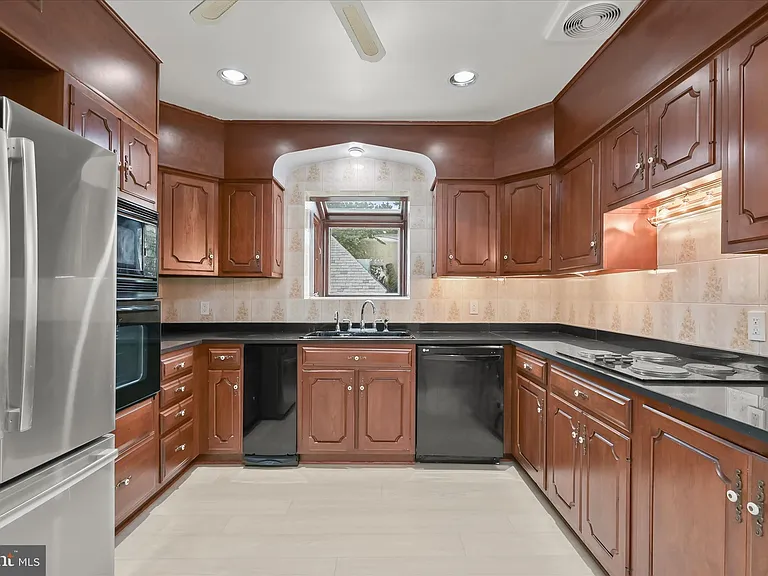 3007 Oliver St NW — Photo 16