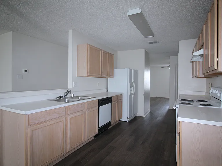 1397 Lochspring Dr — Photo 3