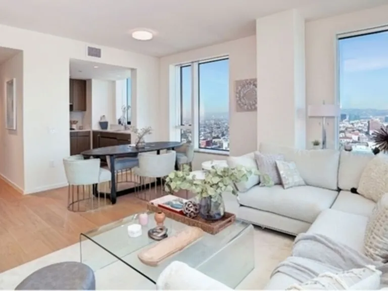 889 Francisco #2008 — Photo 15