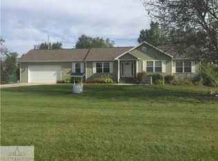 945 E Beard Rd, Perry, MI 48872