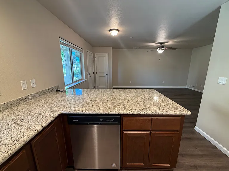 1194 Velarde Cir — Photo 15