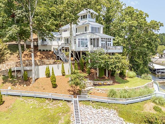 3rd image of 199 Lakeshore Ln