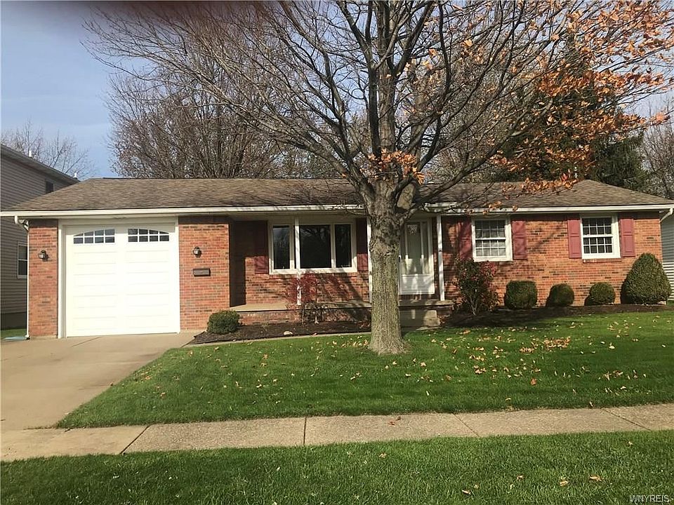 1st image of 38 Christopher Dr