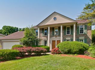 24 Kings Cross Dr, Lincolnshire, IL