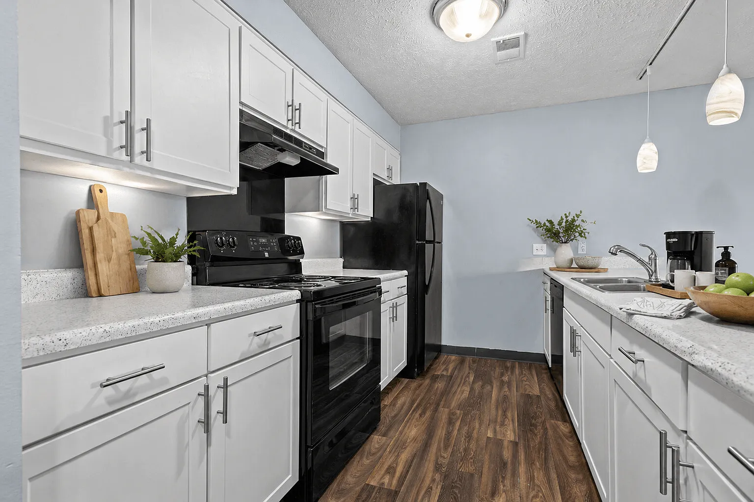 Fairfax Apartments - Lansing, MI — Photo 2