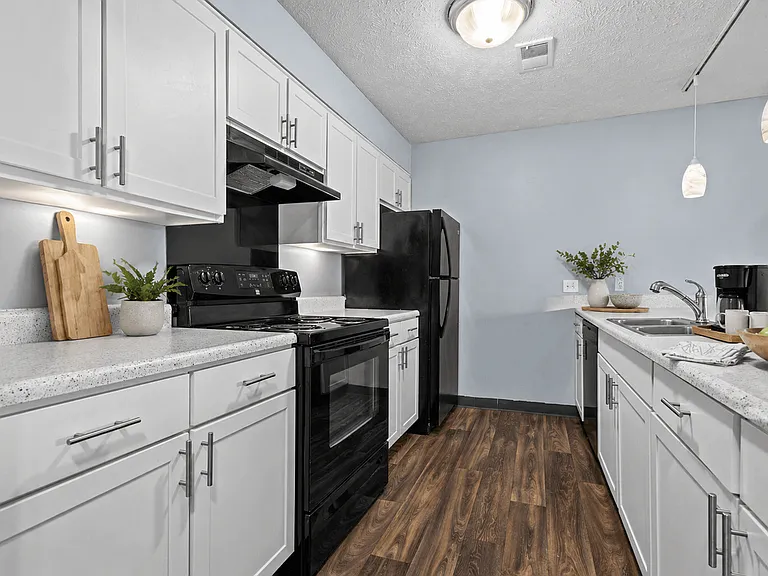 Fairfax Apartments - Lansing, MI — Photo 2