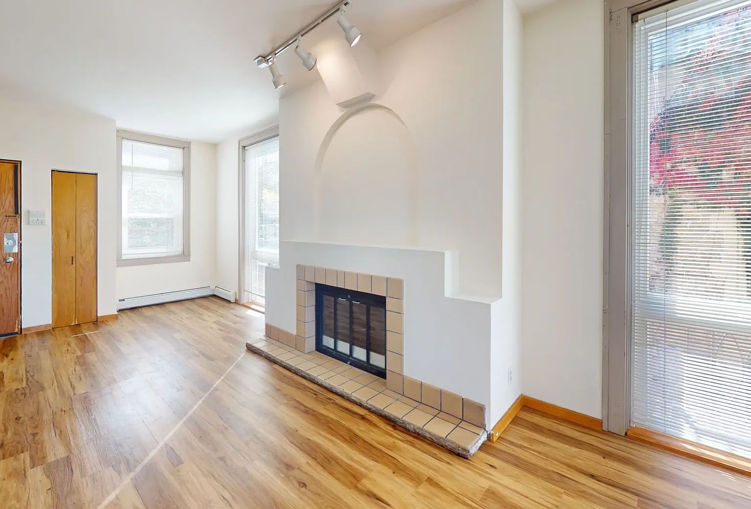 10 Langdon Street - D — Photo 3