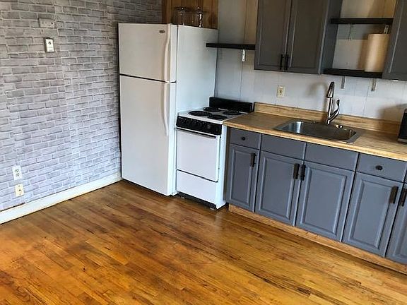 5th image of 23769 Hoover Ave #3
