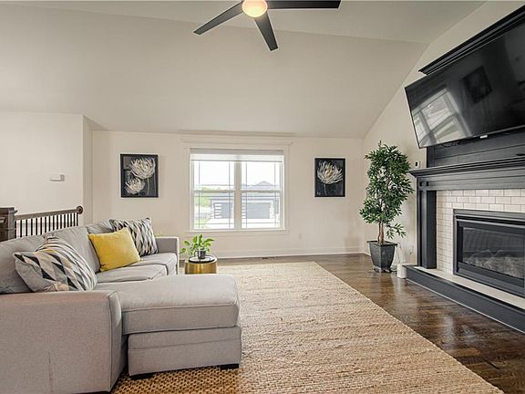 4th image of 11727 N Laurel Ave