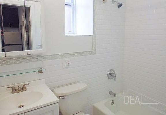 4th image of 23 Pierrepont St APT 4