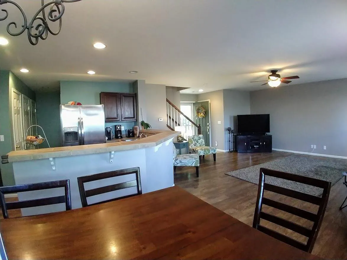 3 bed, 1588 sqft, $2,600 — Photo 4