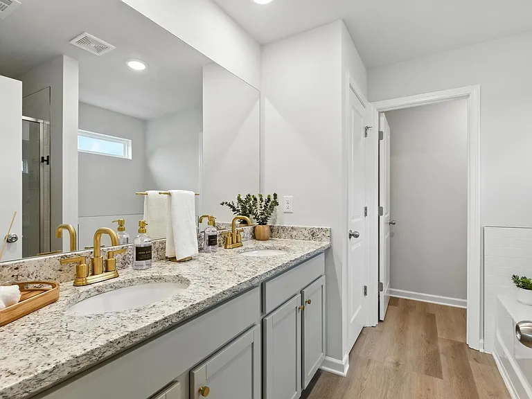 611 W Vincent Dr — Photo 15