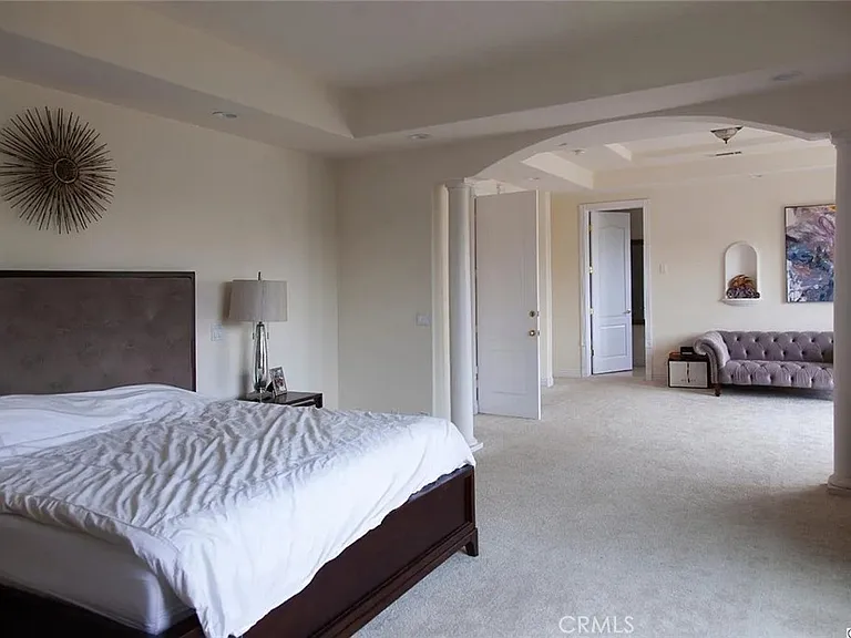 10062 Valley Circle Blvd — Photo 31