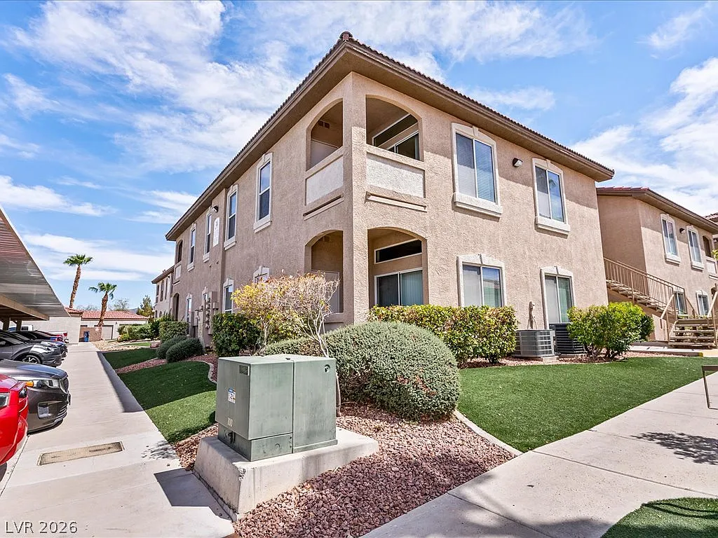 2 bed, 2.0 bath, 1054 sqft, $1,595 — Photo 3