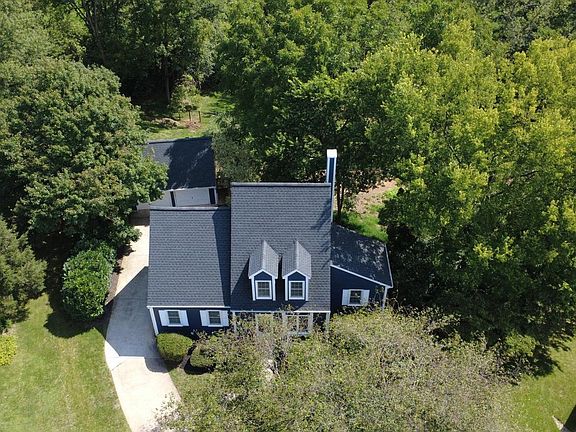 3rd image of 7 Eastern Cir