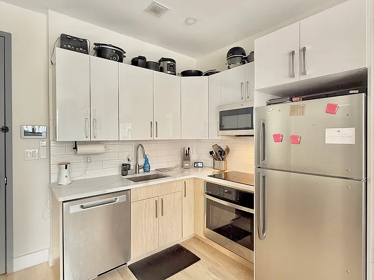 26-28 18th St #2 — Photo 4
