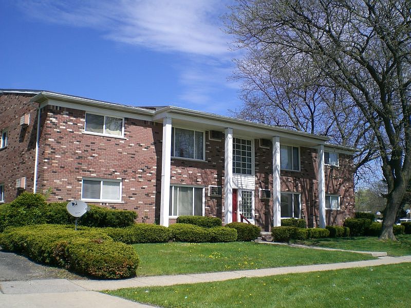 2nd image of 800 Montie Rd APT 6