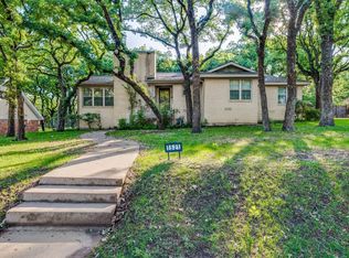 1521 Azteca Dr, Fort Worth, TX 76112