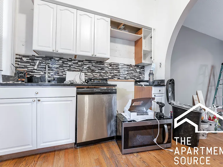 907 W Belmont Ave #2F — Photo 3