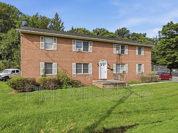 2nd image of 131 Biser St #2