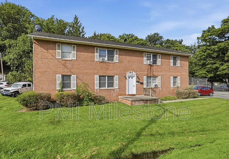 131 Biser St #2 — Photo 2
