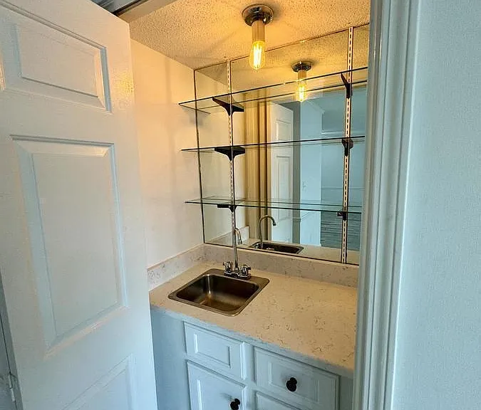 1722 Saint Charles Pl — Photo 8