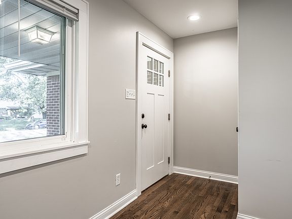 5th image of 7929 Elm Dr