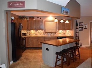 9064 Apple Orchard Dr, Fenton, MI 48430
