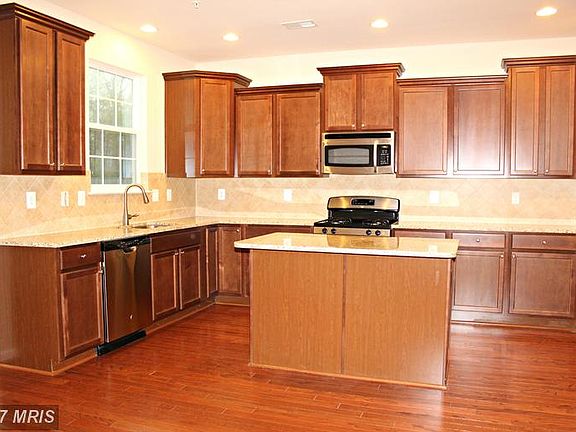4th image of 7614 Timbercross Ln