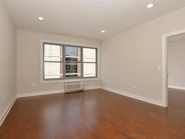 100 Marshall Street image 6 of 15