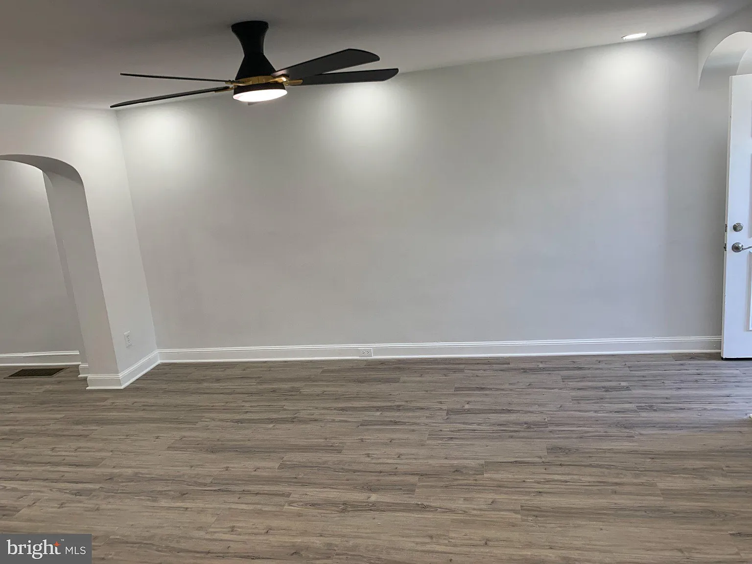 4 bed, 2.0 bath, 1152 sqft, $2,250 — Photo 3