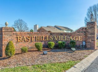 223 Village Cir W, Dickson, TN 37055