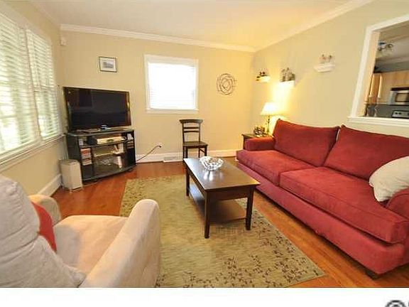 3rd image of 4029 Leeds Dr