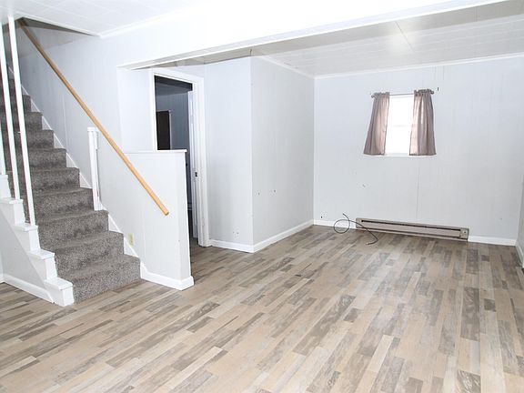 2nd image of 113 1/2 S Morton St