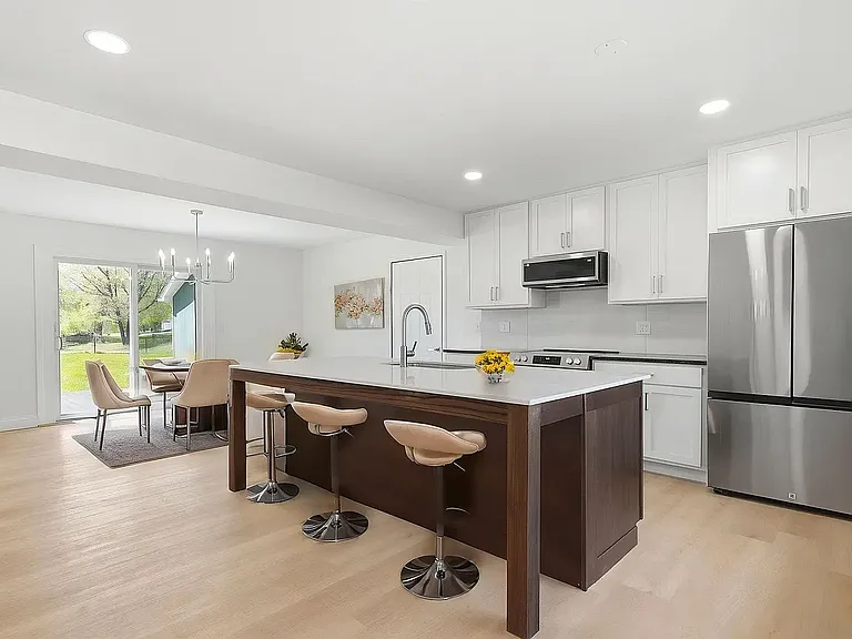 8504 Edison St NE — Photo 1