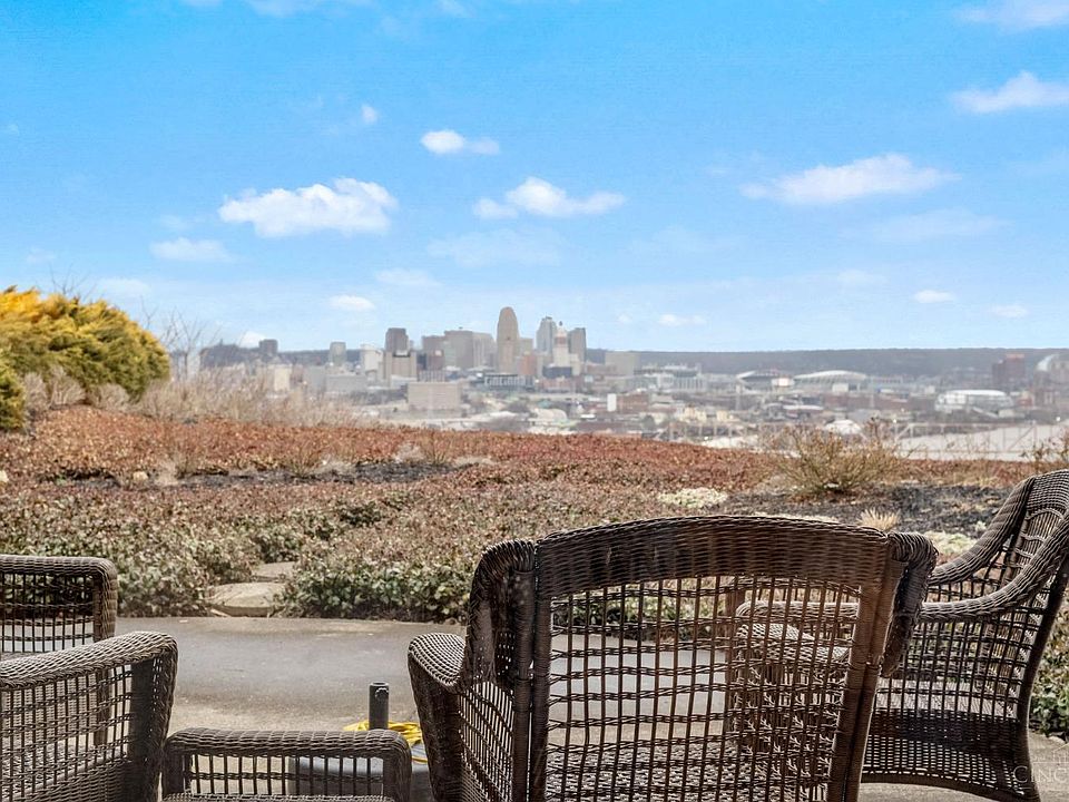 1st image of 558 Davenport Ave Unit 8